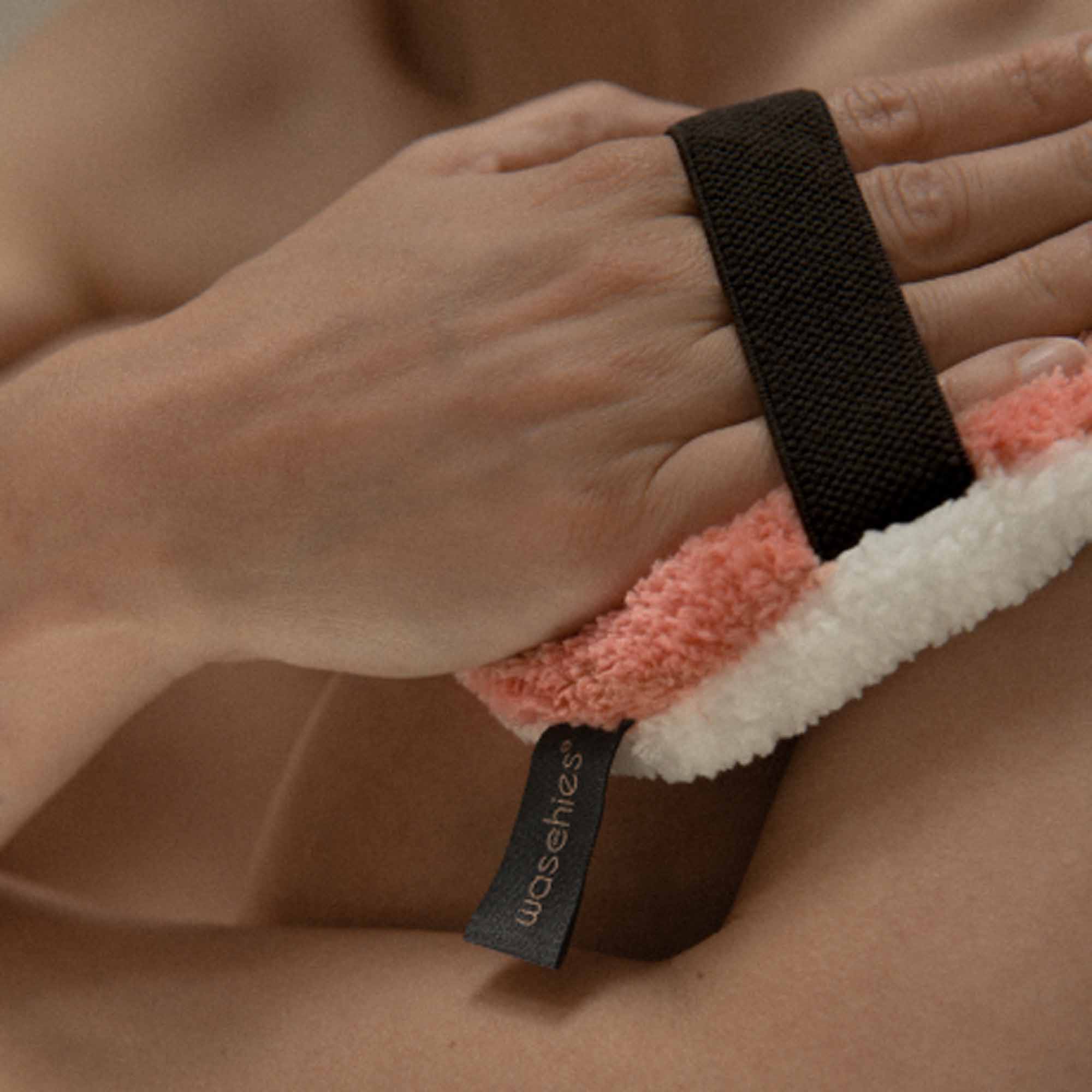 Female Intimate Cleansing Pad