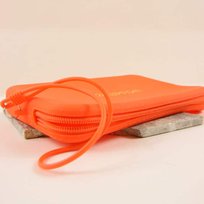 waschies-travel-bag-large-neon-orange-reissverschluss