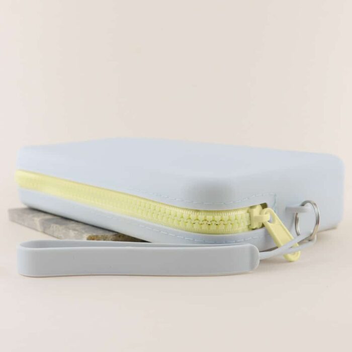 waschies-travel-bag-pastelblue